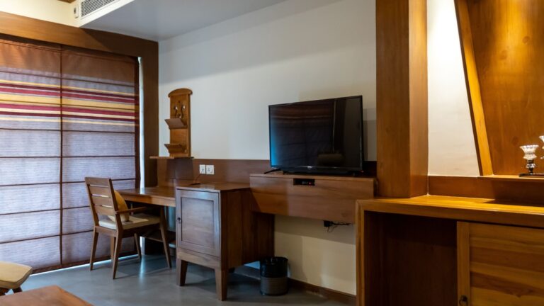 Executive Room Setting with tv