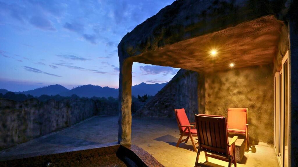 FAMILY SHIVALIK CAVE SITTING AREA