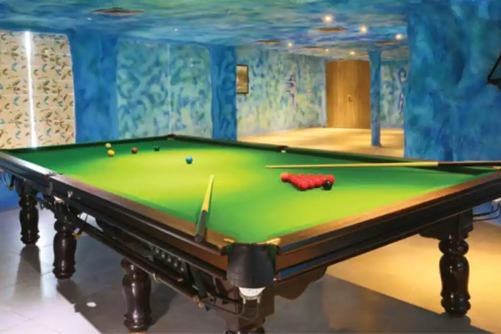 Bryscaves Resort table pool