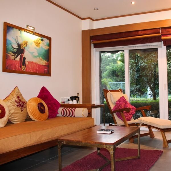 Luxury Resort in Jim corbett , Bellmont caves living room